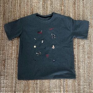 Cute Dark Gray Short-Sleeve T-Shirt with Embroidered Dog Motifs